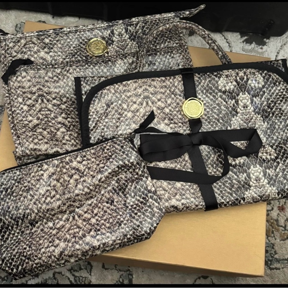 Anna Griffin Snakeskin print 3 pc set of bags for jewelry, cosmetics, crafts